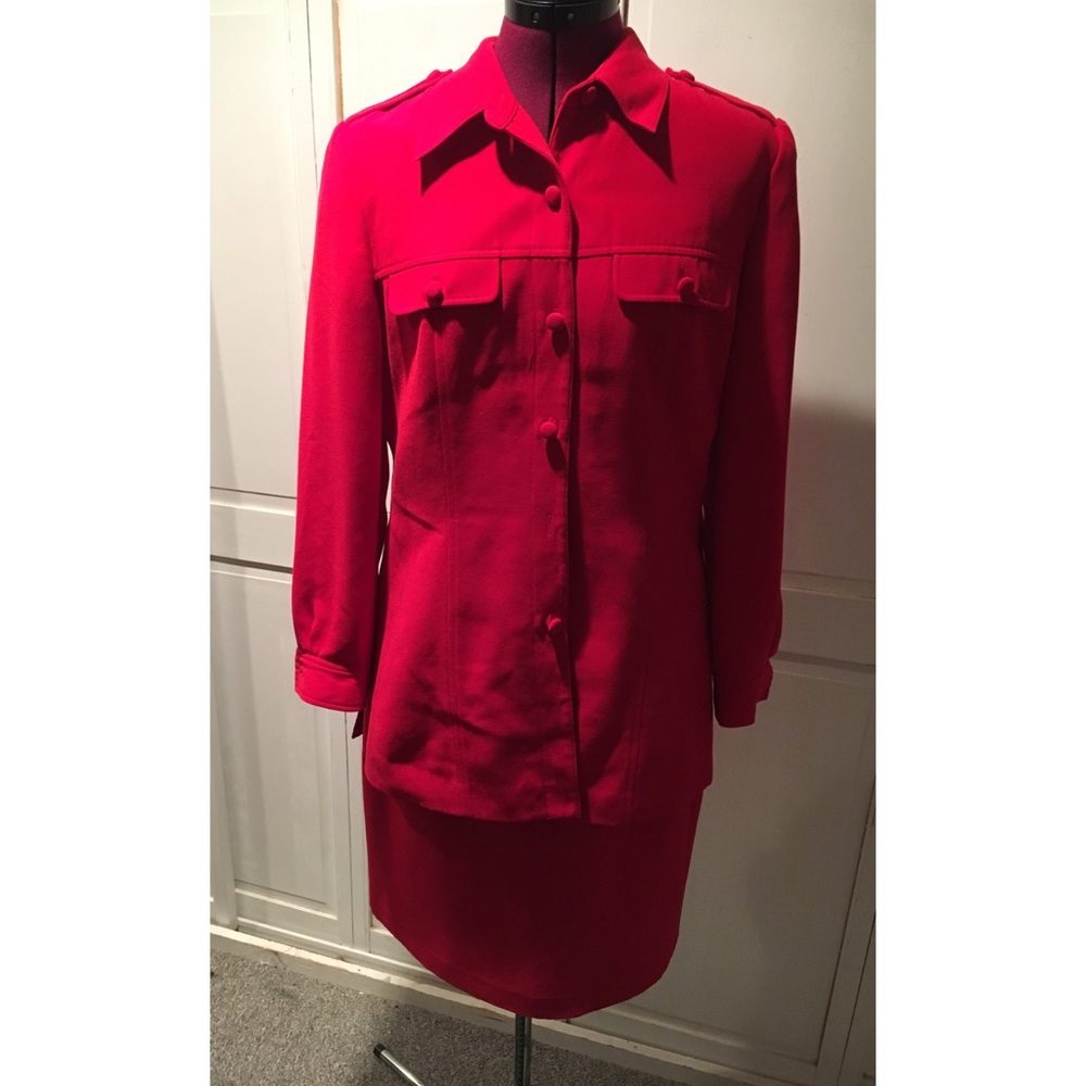 Women's stylish suit (August Silk)